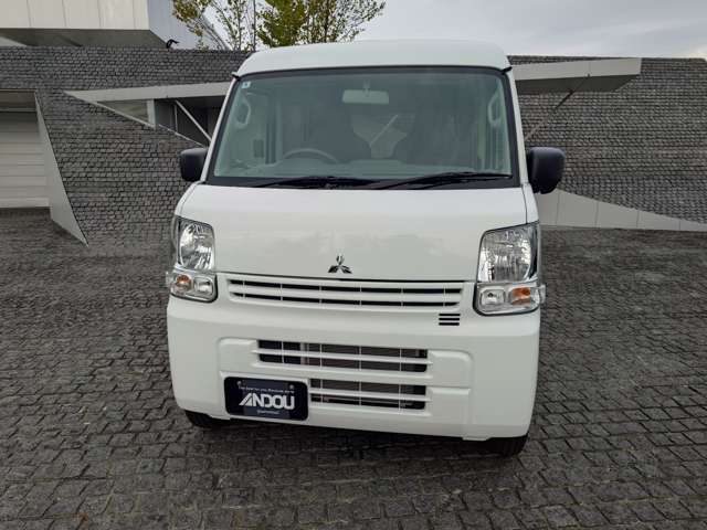 Mitsubishi Minicab Van 6