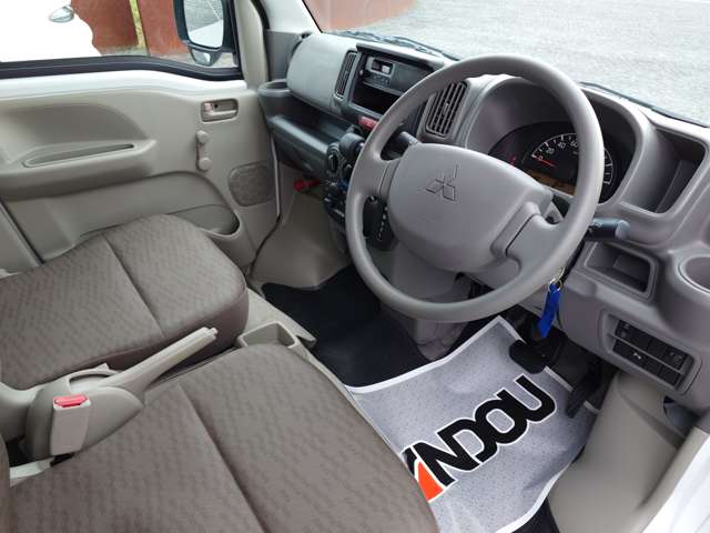 Mitsubishi Minicab Van 10