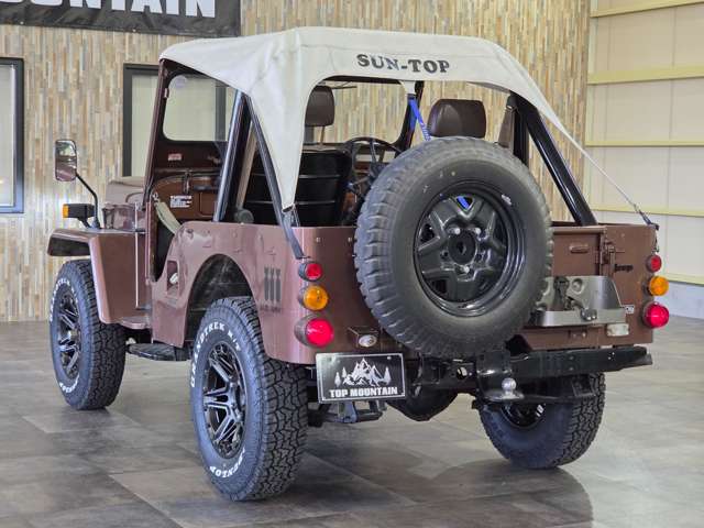Mitsubishi Jeep 11