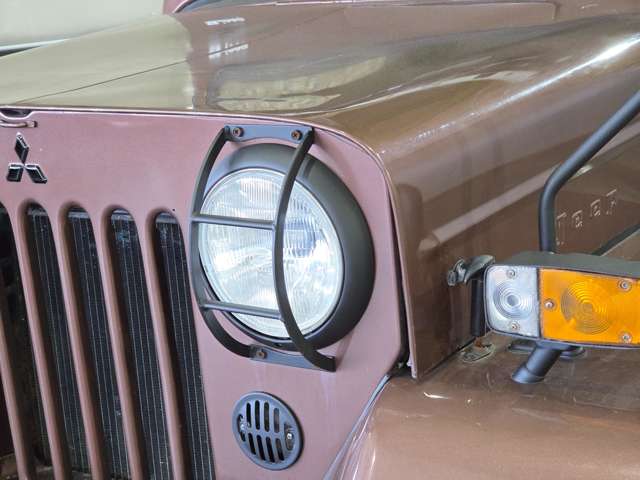 Mitsubishi Jeep 7