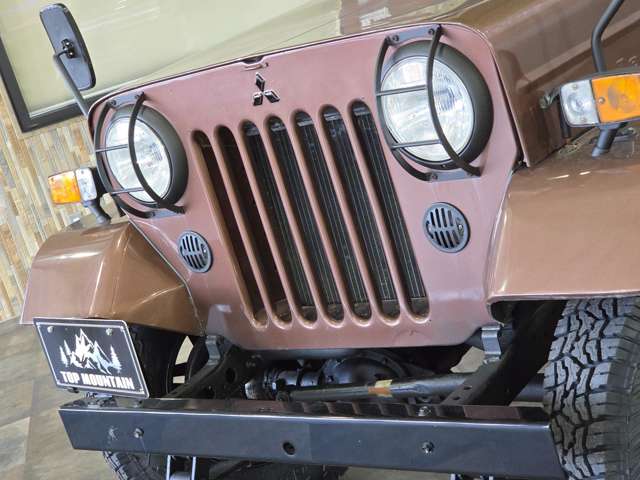 Mitsubishi Jeep 8