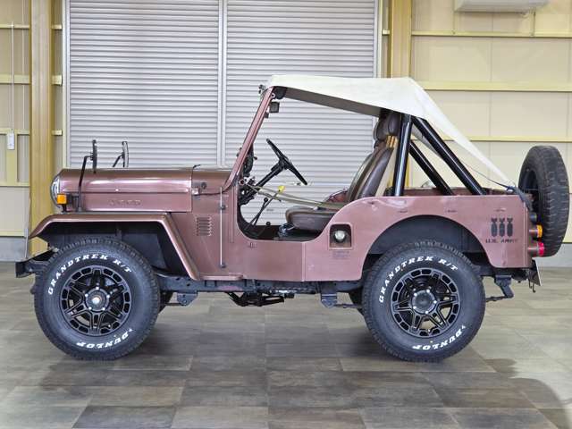 Mitsubishi Jeep 9