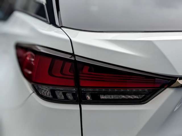 Lexus RX 10