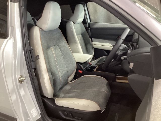 Mazda MX-30 8