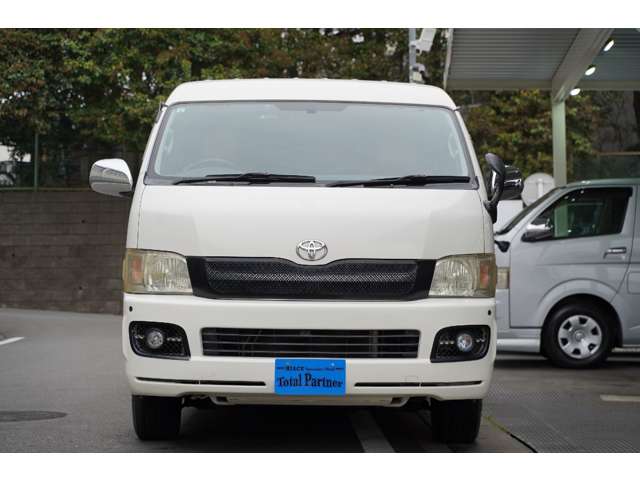 Toyota Hiace Van 2