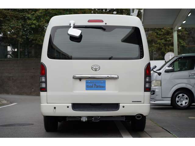 Toyota Hiace Van 3