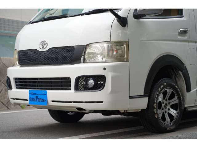 Toyota Hiace Van 7