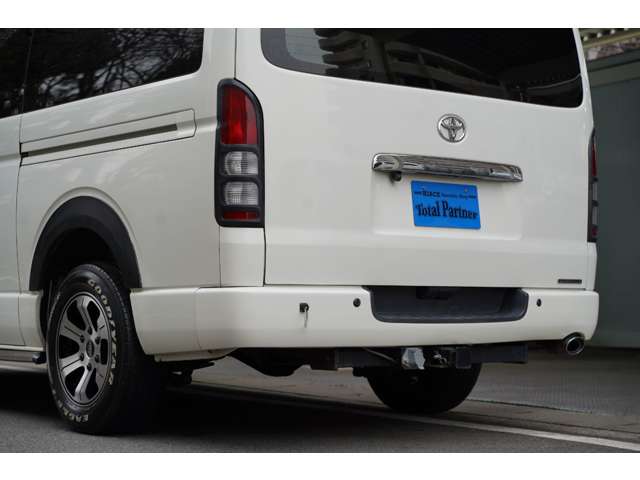 Toyota Hiace Van 8