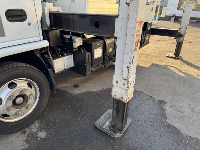 Isuzu Elf 11