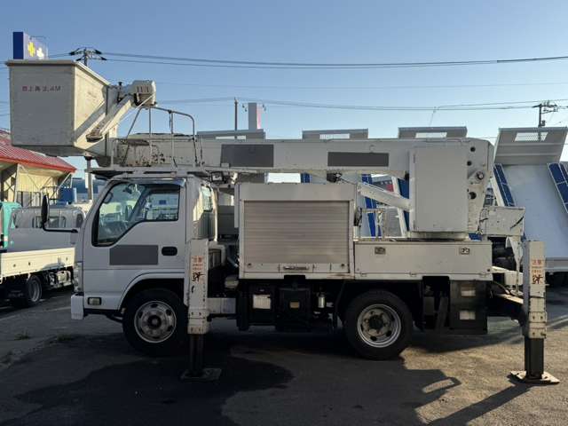 Isuzu Elf 3