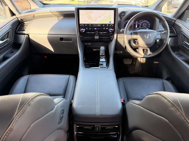 Toyota Vellfire 2