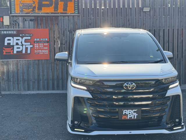 Toyota Vellfire 4