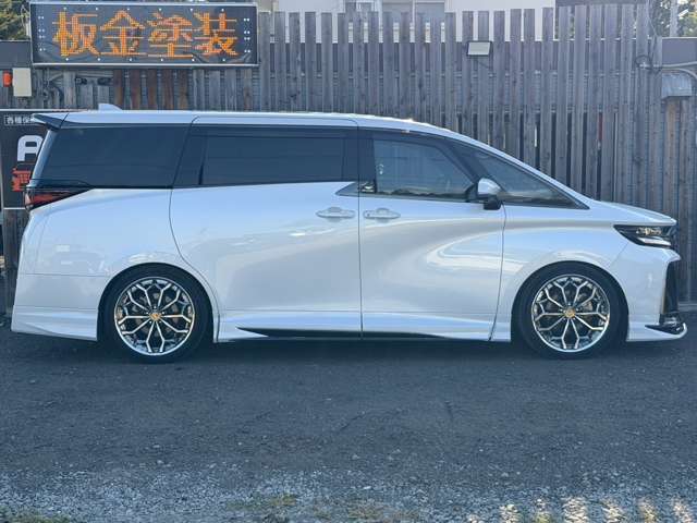 Toyota Vellfire 5