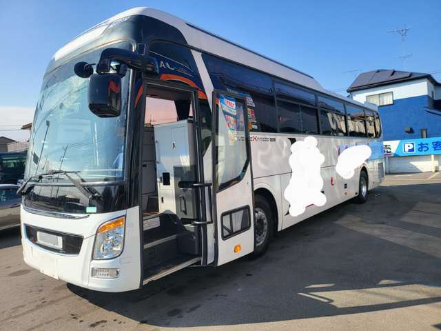 Hyundai Universe 3