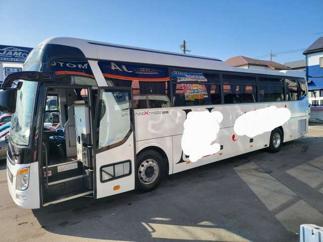 Hyundai Universe 4