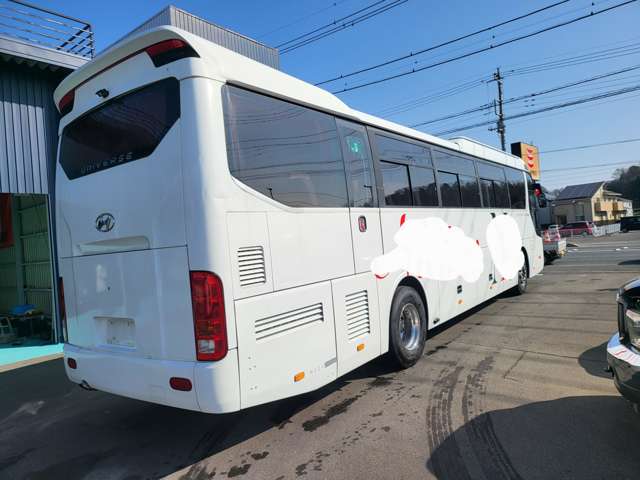 Hyundai Universe 7