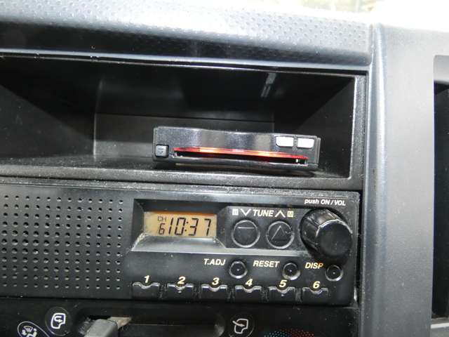Isuzu Elf 12
