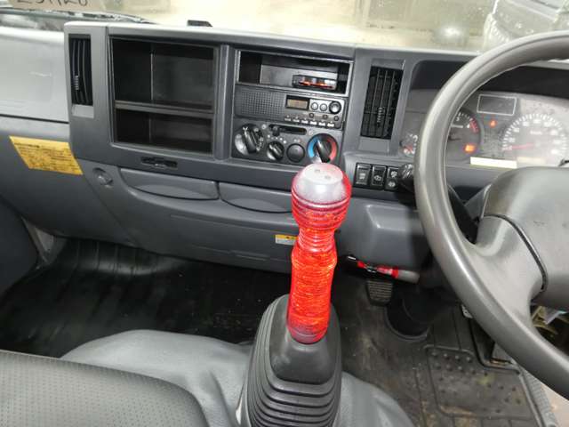 Isuzu Elf 13