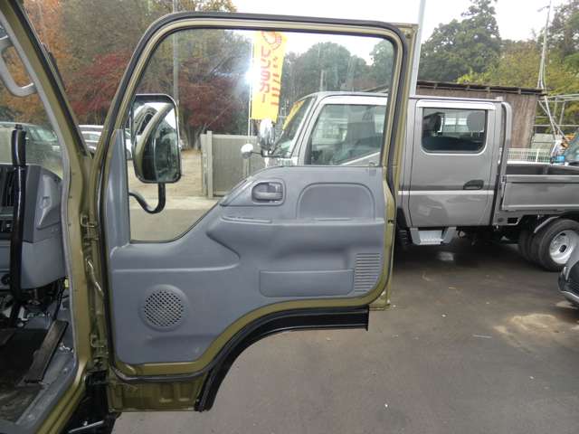 Isuzu Elf 7
