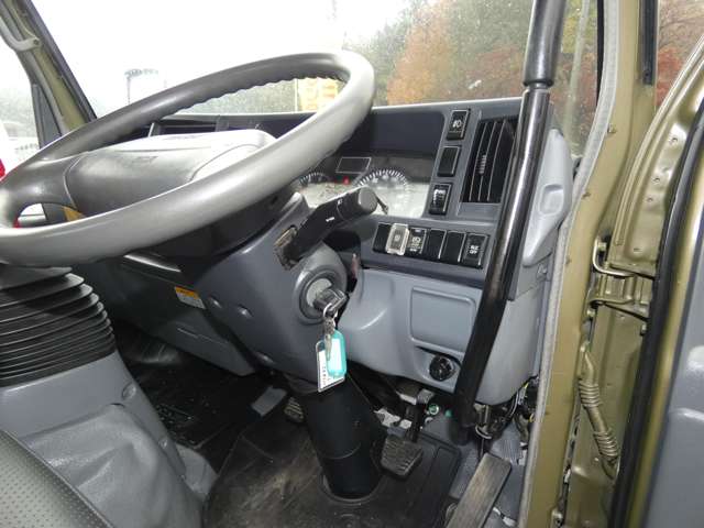 Isuzu Elf 8
