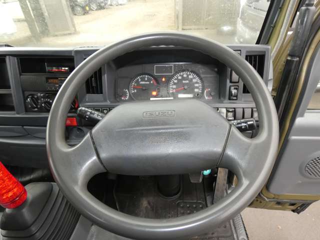 Isuzu Elf 9