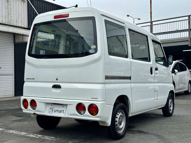 Mitsubishi Minicab Van 7
