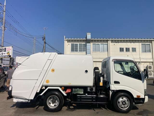 Hino Dutro 7