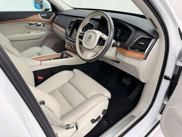 Volvo XC90 12