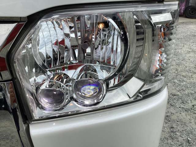 Toyota Regius Ace 12