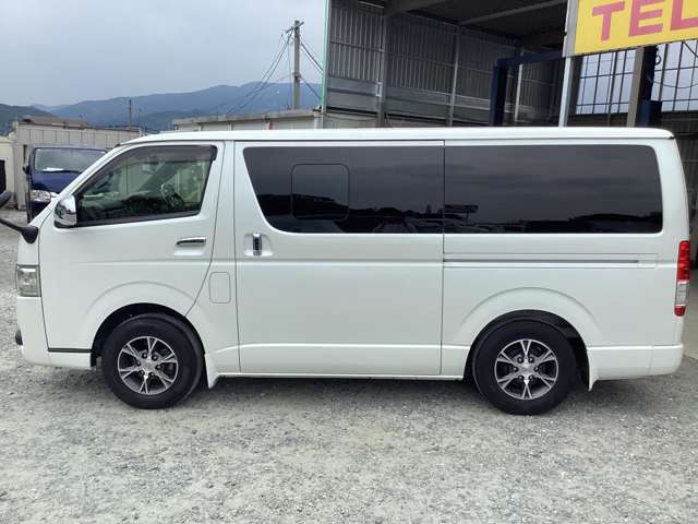 Toyota Regius Ace 2