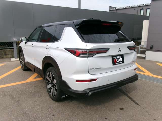 Mitsubishi Outlander 4