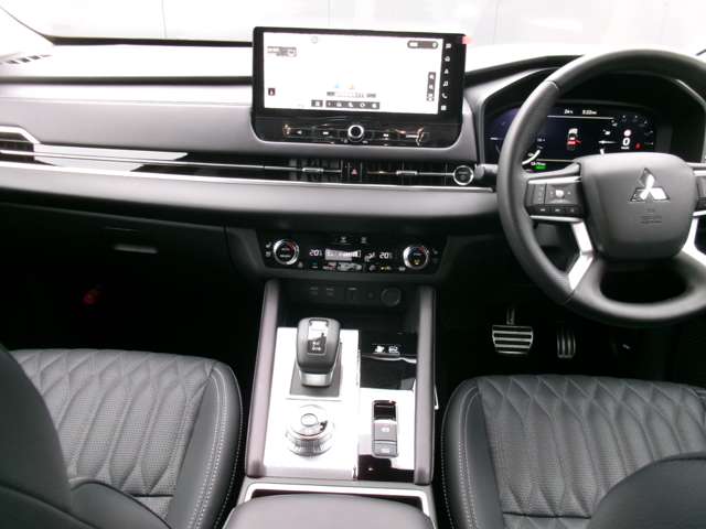 Mitsubishi Outlander 4