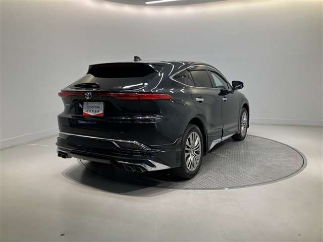 Toyota Harrier 4
