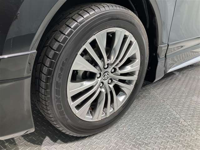 Toyota Harrier 5