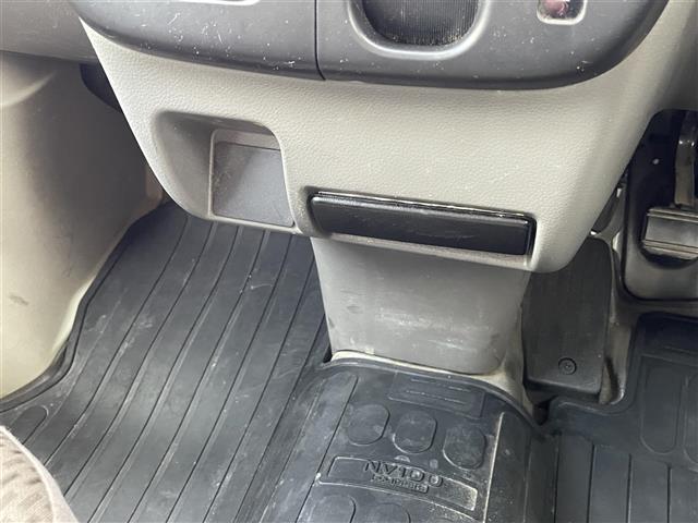 Nissan NV100 Clipper 11