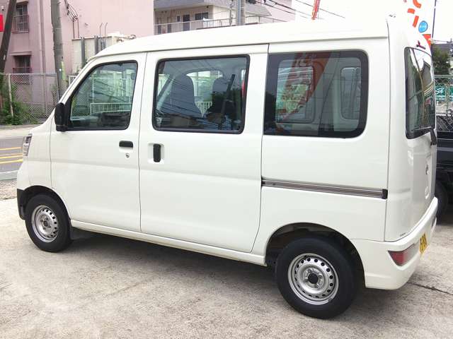 Daihatsu Hijet Cargo 6