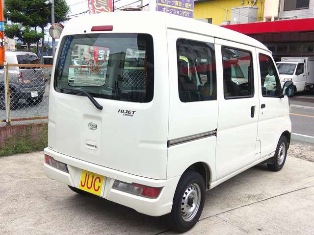 Daihatsu Hijet Cargo 8