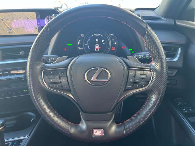 Lexus UX 7