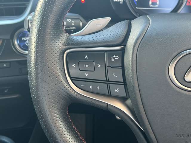 Lexus UX 8