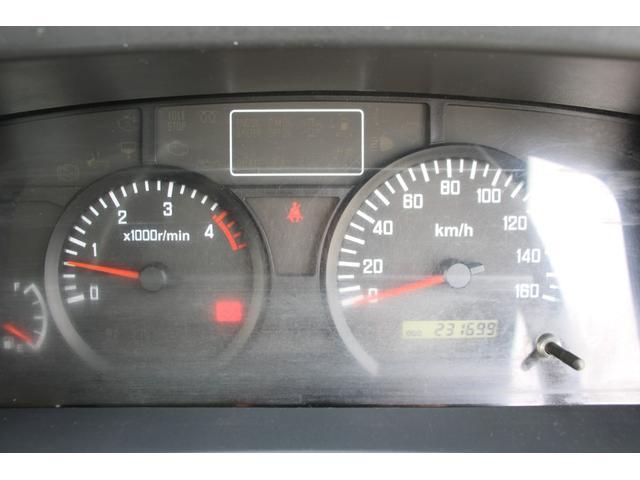 Isuzu Elf 8