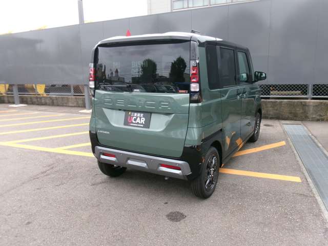 Mitsubishi Delica Mini 8