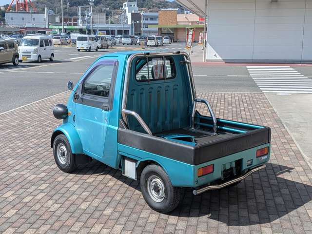 Daihatsu Midget II 11