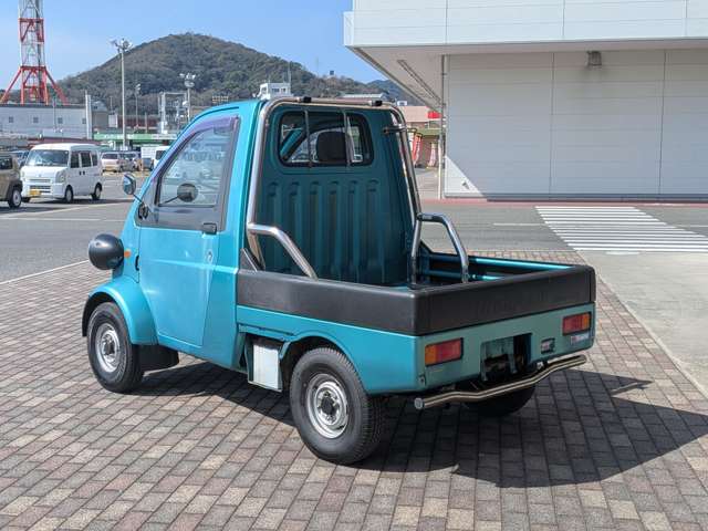 Daihatsu Midget II 10