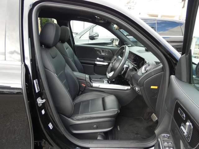 Mercedes-Benz GLB 12