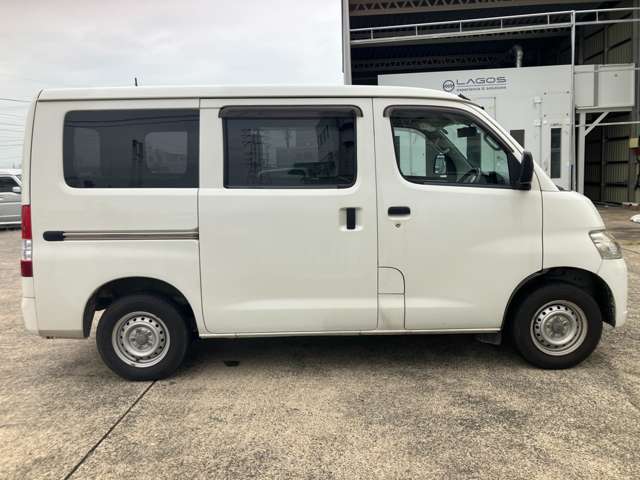 Toyota Light Ace Van 6