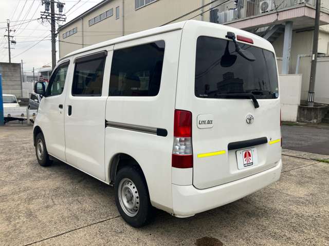 Toyota Light Ace Van 9