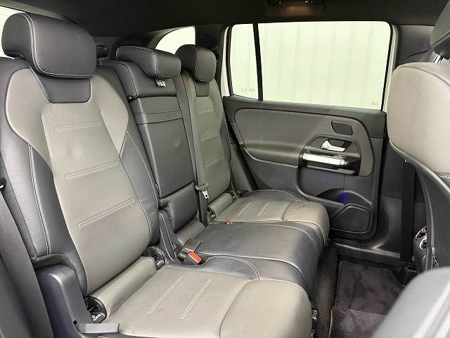 Mercedes-Benz GLB 11