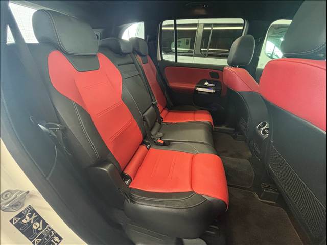 Mercedes-Benz GLB 12