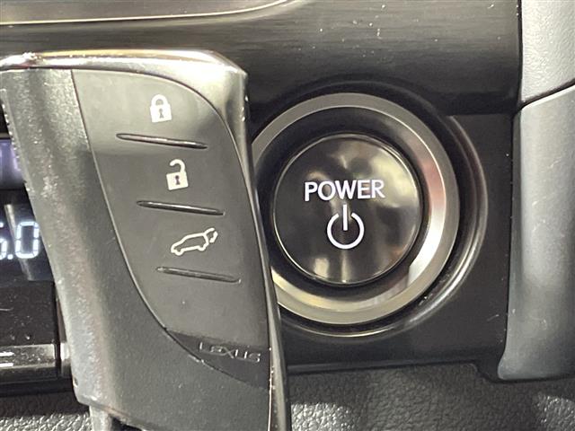 Lexus UX 12