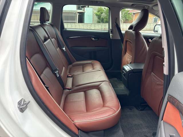Volvo XC70 12
